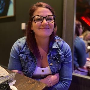 Meet your Posher, Alexandra